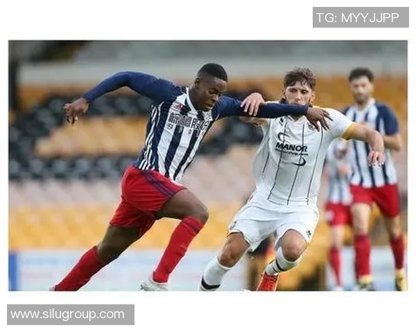 格勒诺布与克莱蒙的精彩对决即将上演谁能在赛场上笑到最后